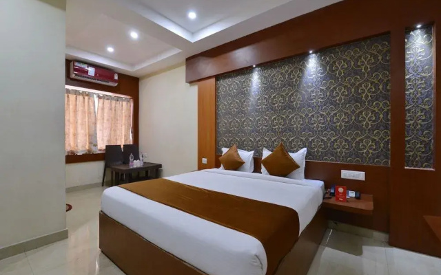 OYO 9048 Hotel Lucifer