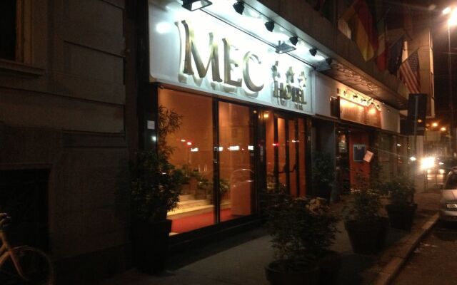 Hotel Mec вид на фасад