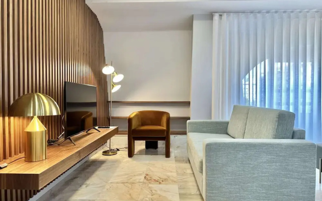 Bright Apartment Near Bolhao Metro Station