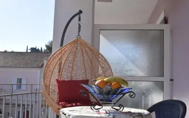 Iris Apartments