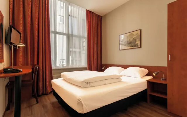 A Train Hotel
