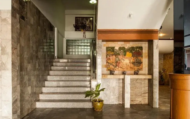 Sagatenakorn Hotel