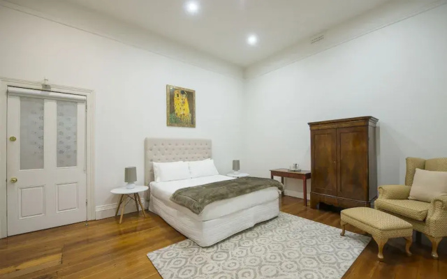 Roxburgh House Apartments