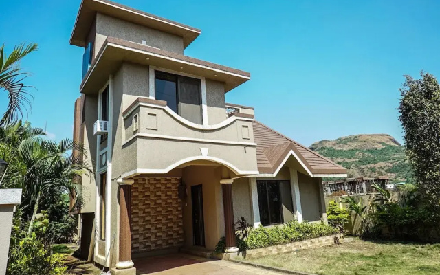 Home Gorgeous 4BHK Lonavala