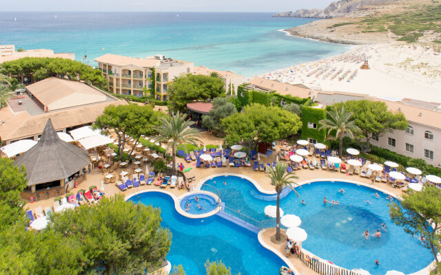Отель VIVA Cala Mesquida Resort & Spa пляж