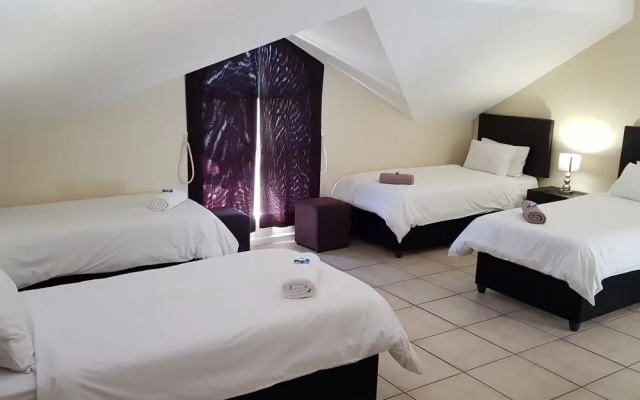 10 Mia Mia Self catering