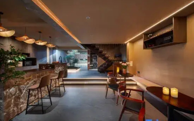 Hua Zhu · Stylist Art Accommodation