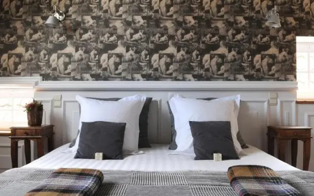 Number 11 Exclusive Guesthouse