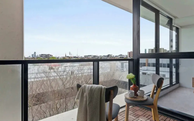 A Cozy 2BR Home Next to The Yarra River