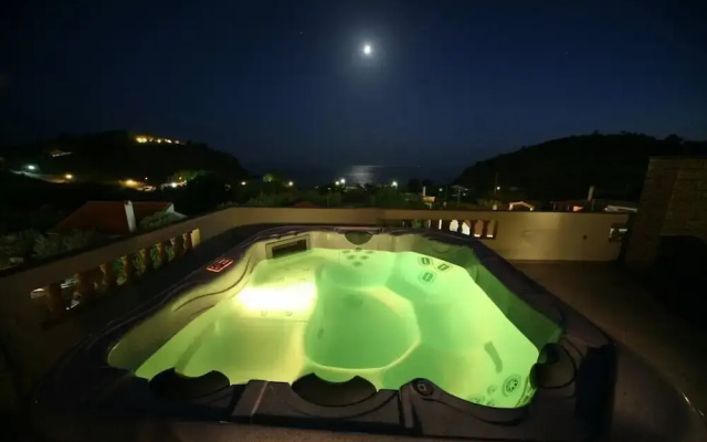 The Garden Near The Beach -Jacuzzi - BBQ