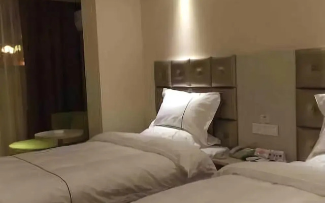 Super 8 Hotel