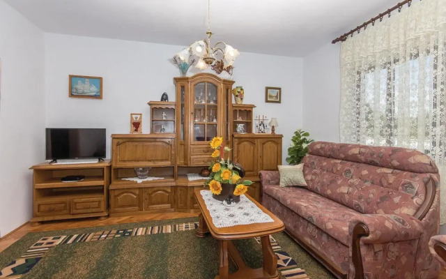 Stunning Home in Rovinj With Wifi and 2 Bedrooms