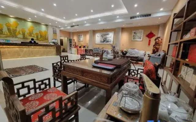 Yantai Qianwei Yongju Hotel