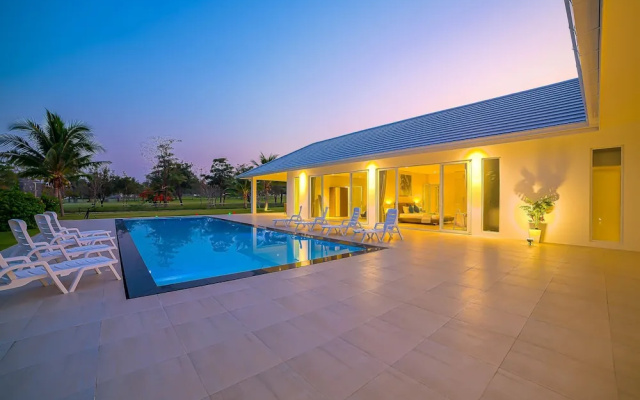 Luxury Modern 4 BR Pool Villa - PH111