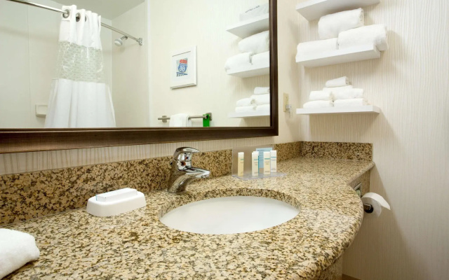 Wingate by Wyndham St. Louis Airport