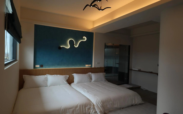Qian Qian Riverside B&B