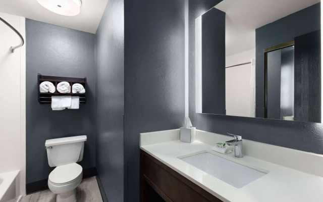 La Quinta Inn & Suites by Wyndham Goodlettsville - Nashville