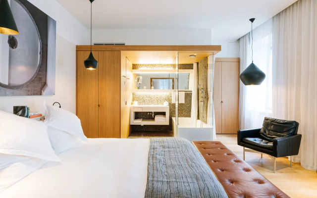 B2 Boutique Hotel + Spa