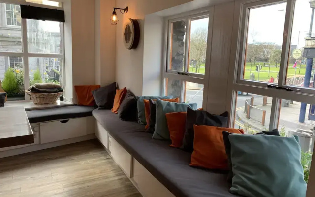 Galway City Hostel & Bar