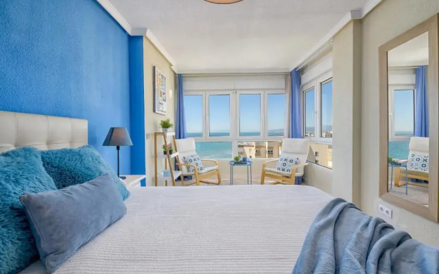 Spectacular Views Penthouse In 1St Line Beach