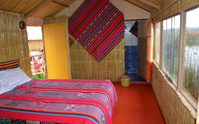 Uros Aruntawi Lodge