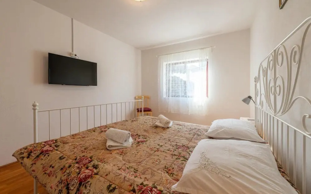 Awesome Apartment in Privlaka With 2 Bedrooms and Wifi