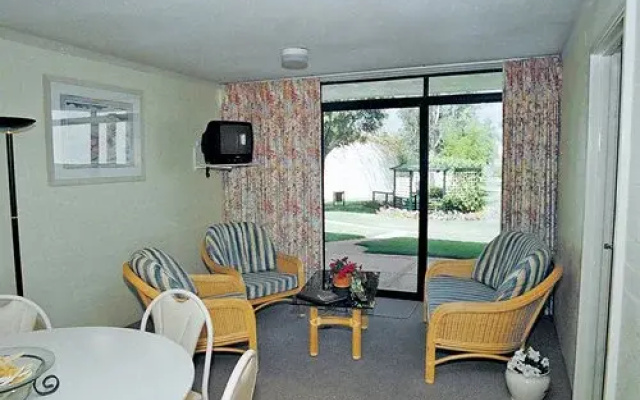 Riverview Holiday Apartments, Kalbarri, Australia