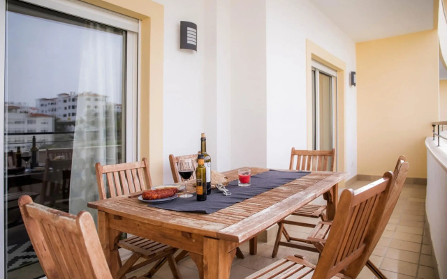 C02 - Luxury 3 Bed With Pool View