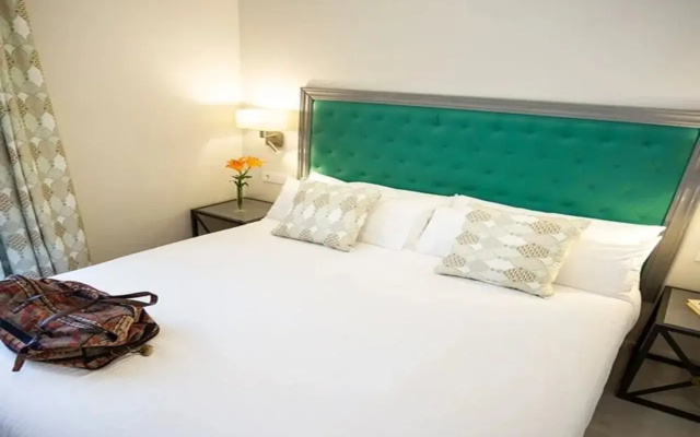 Plazuela del Carbón Suites