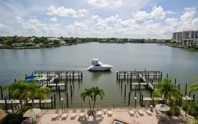 Vanderbilt Beach and Harbour Club