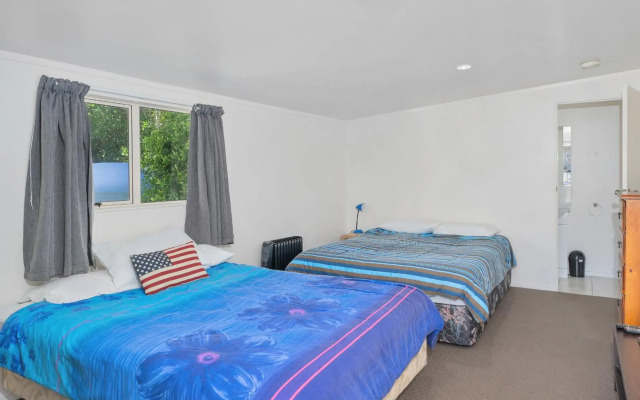 Nest by the Beach - Cooks Beach Holiday Home