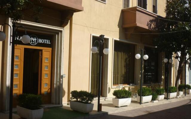 Hotel Nais Дуррес вид на фасад