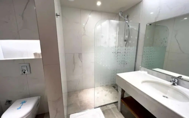 Grand Kartal Hotel