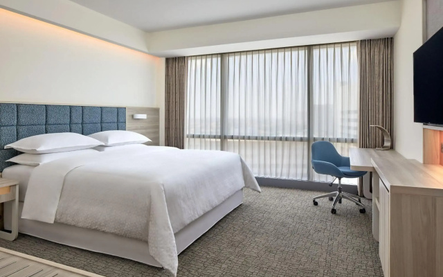 Four Points by Sheraton Surabaya, Pakuwon Indah