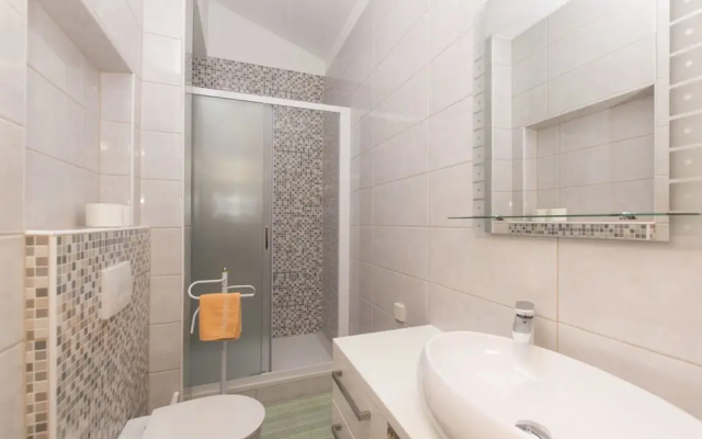 Apartments and Room Central Position