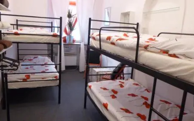 Fly Fly Hostel