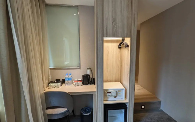 N hotel