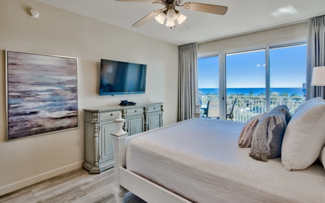 Sterling Gem Heated Pool Beach Front