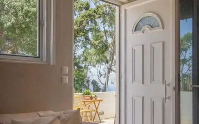 Violeta s Seaview Apartment in Rhodes