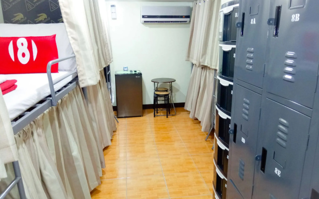 8Hostel
