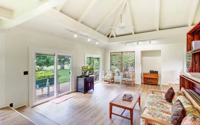 Hale Kamalani 3 Bedroom Home by RedAwning