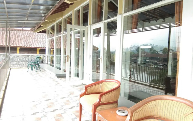 Villa Danau 5 Bedroom for 50 pax