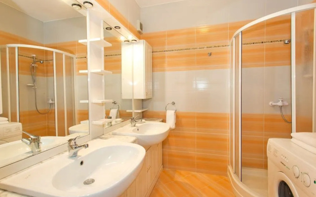 Three Wells Apartment