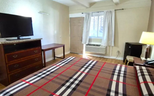 Saratoga Motel By Capital O Near Midway Airport Chicago IL