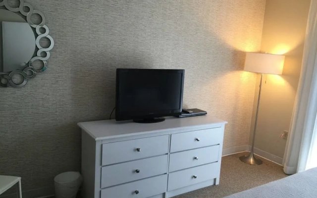 Brighton Suites Hotel