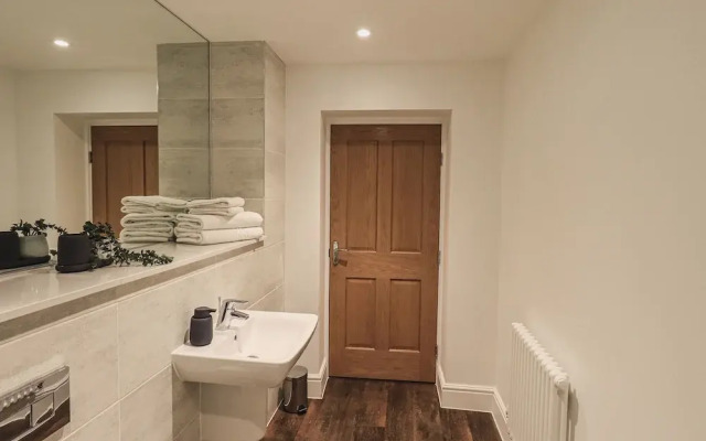 The Wilfred Suite Stone Cross Mansion