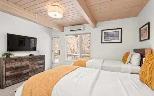 Standard Two Bedroom - Aspen Alps #402