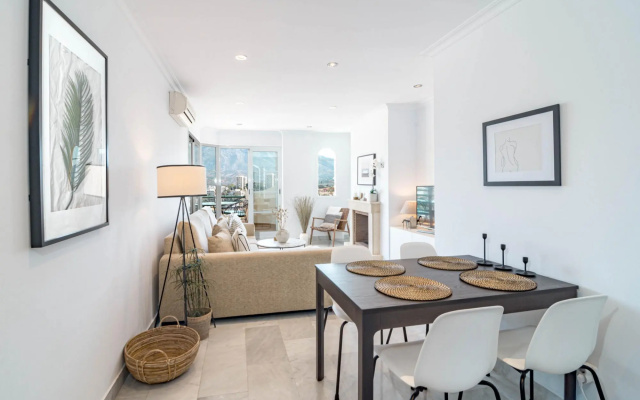 Sam2.4i- Cozy Apartment Walking Distance to Beach