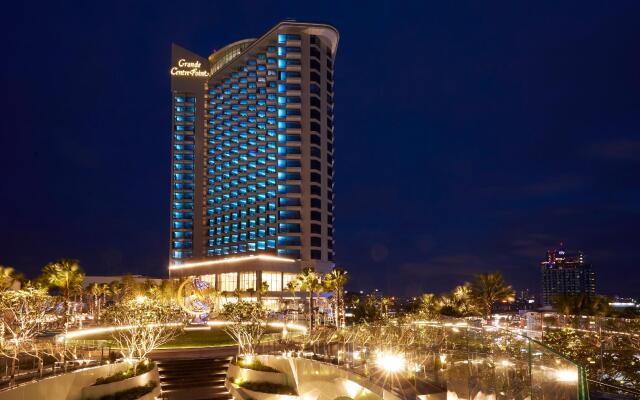 Отель Grande Centre Point Pattaya Паттайя вид на фасад