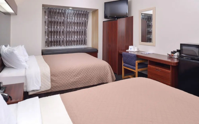 Days Inn & Suites Maryville